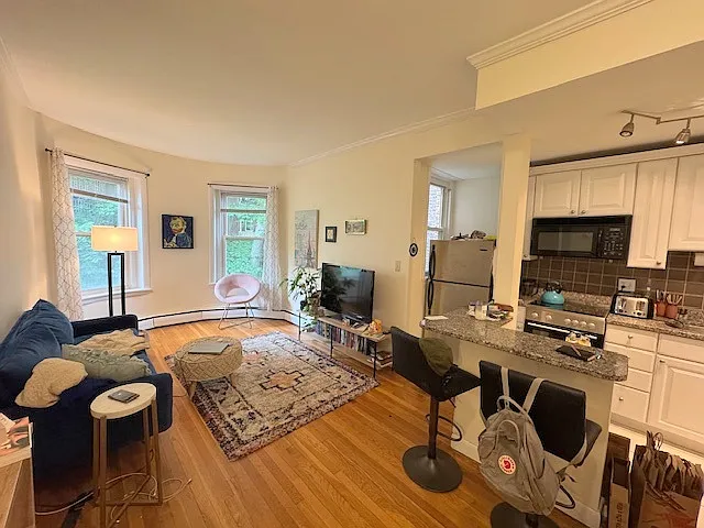 1 bed, 600 sqft, $2,400 — Photo 1