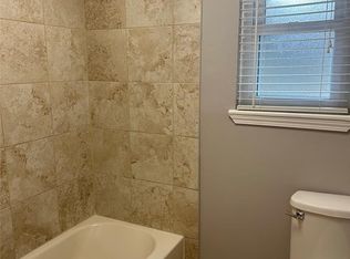 228 Oak Manor Dr #228, Alvin, TX 77511
