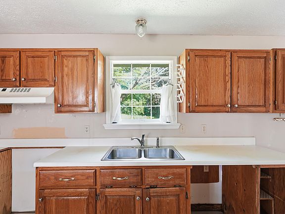 4th image of 66 Caney Creek Rd