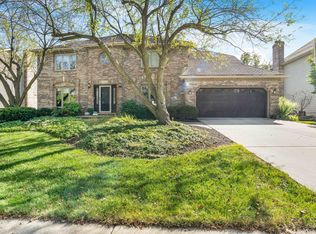 406 Sagebrush Rd, Naperville, IL 60565