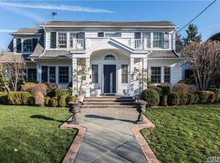 39 Colonial Dr, Manhasset, NY 11030
