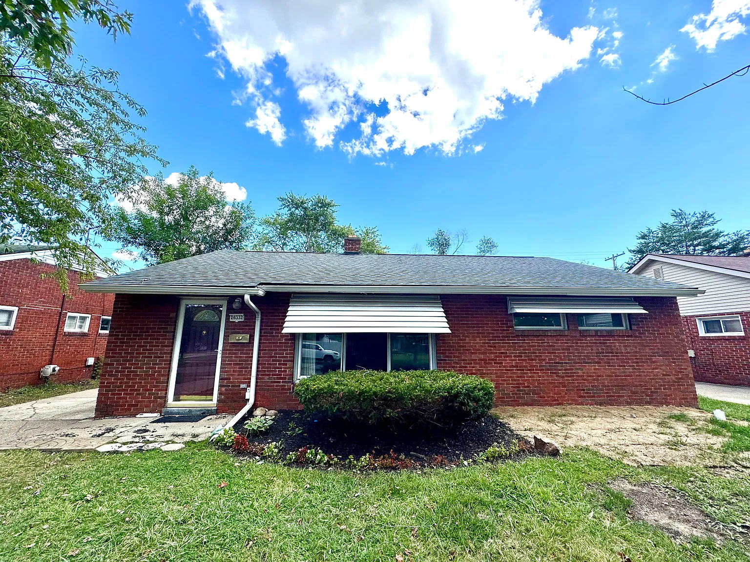 3 bed, 1.5 bath, 1092 sqft, $1,600 — Photo 2