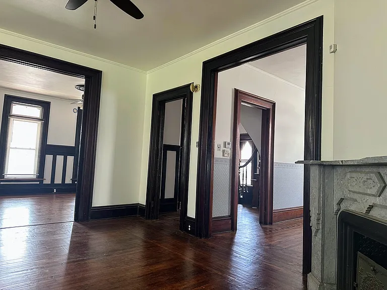1624 N Van Buren St — Photo 11