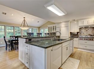 16 Old Field Rd, West Hartford, CT 06117