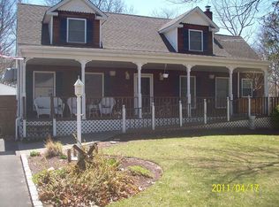 34 Applegate Dr, Mastic, NY 11950