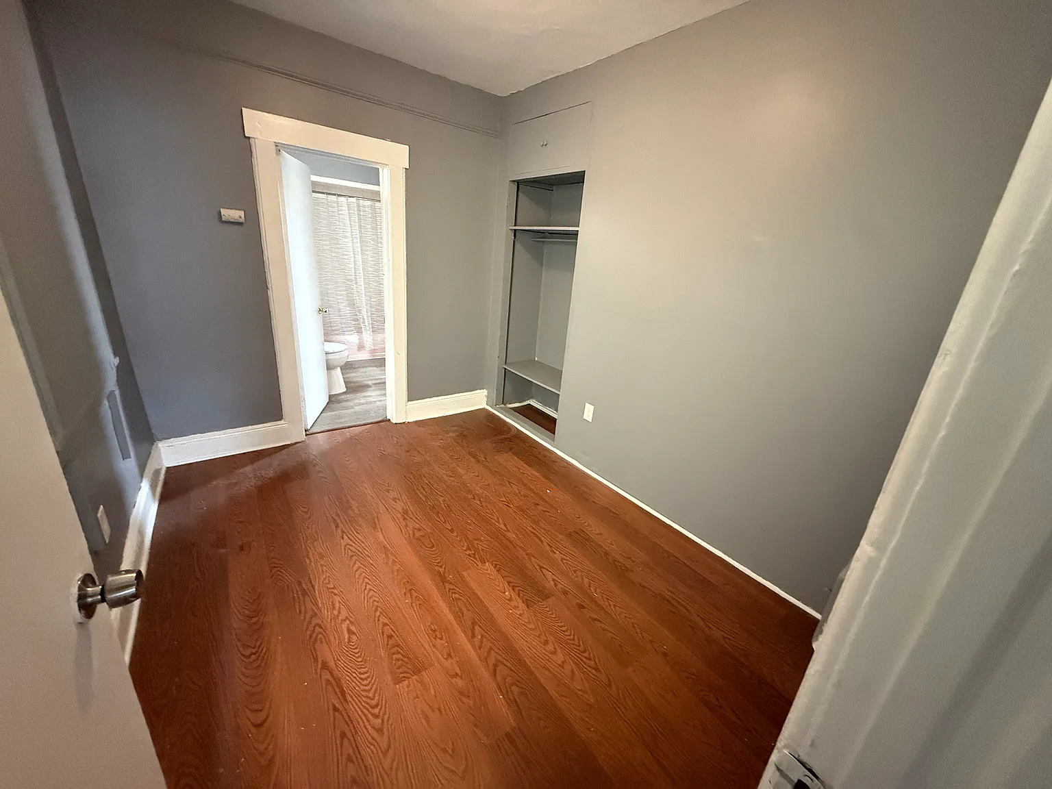 2 bed, 900 sqft, $1,900 — Photo 2