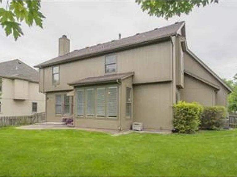 14117 Parkhill Ln — Photo 6