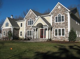 19 Fox Hill Rd, Upper Saddle River, NJ 07458