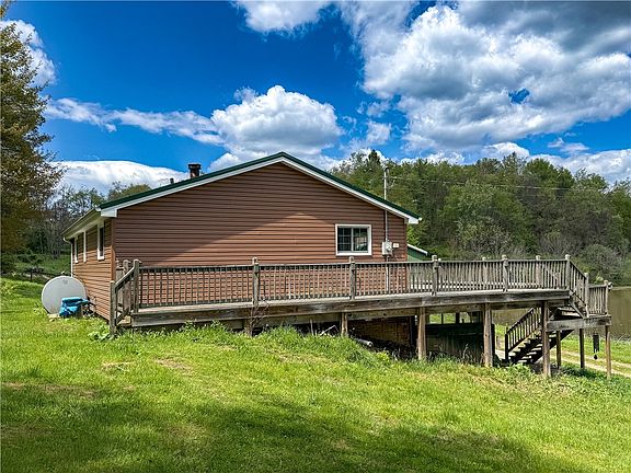 26th image of 401 Beefalo Rd