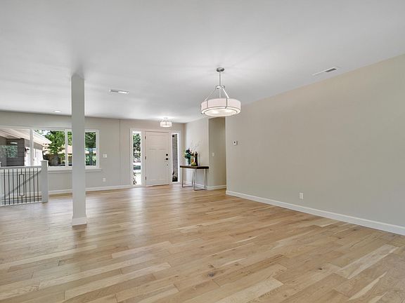 Different view entry way