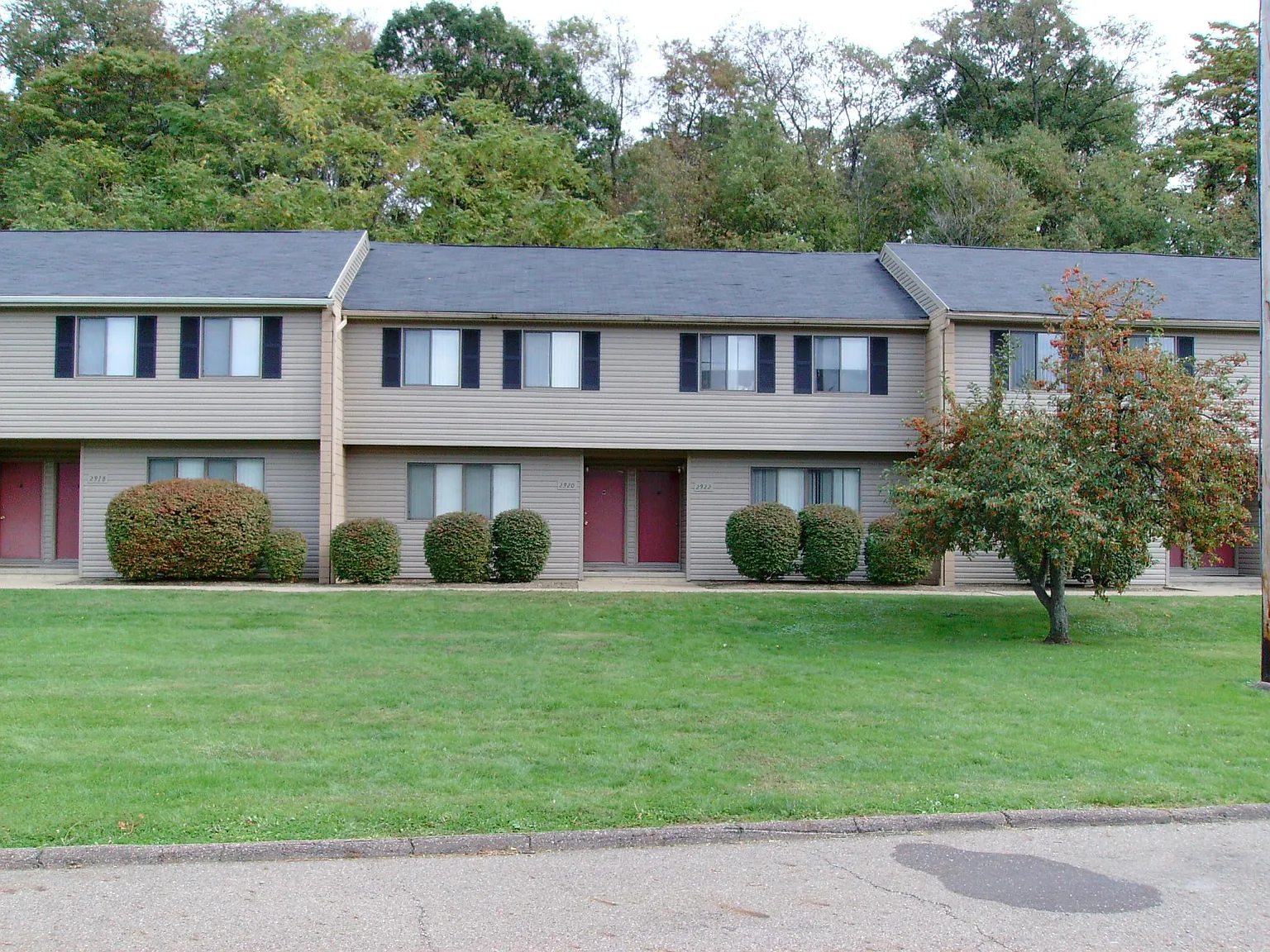 3 bed, 1.5 bath, 1030 sqft, $1,400 — Photo 3