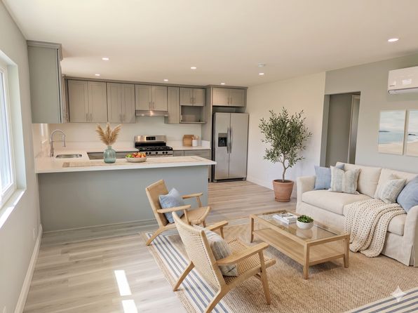 219 Loma Ave APT 8