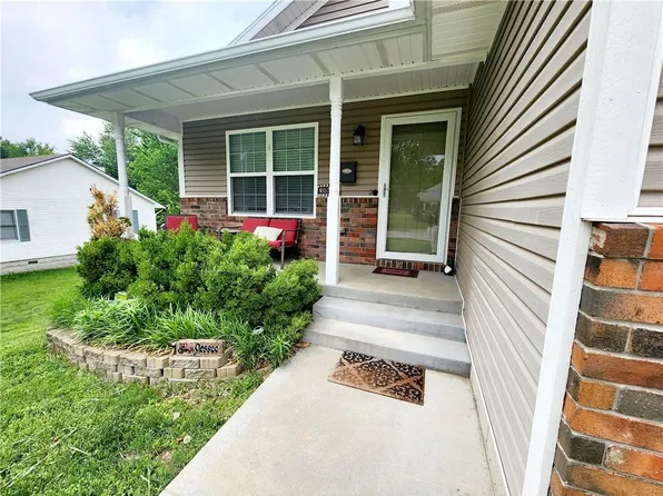 108 S Wright St, Frontenac, KS 66763