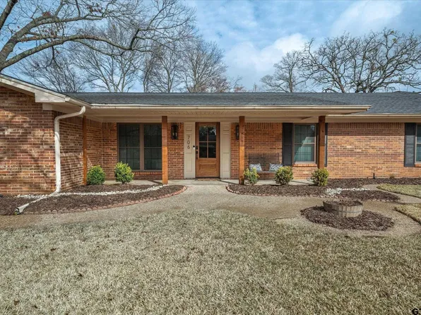 706 Sweetgum Ln, Lindale, TX 75771