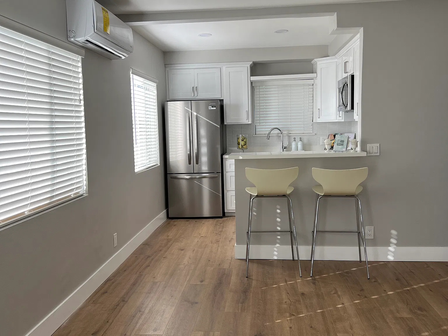 2 bed, $2,950 — Photo 2