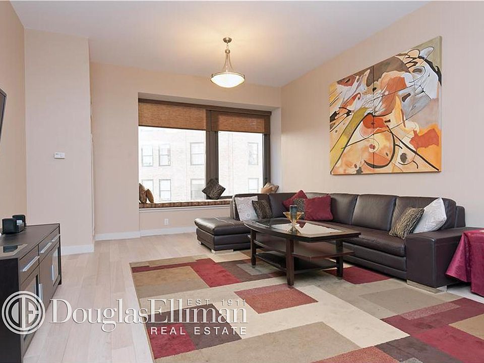 1st image of 75 Wall St APT 18K