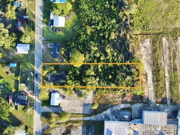 58 Currie St, Hazlehurst, GA 31539