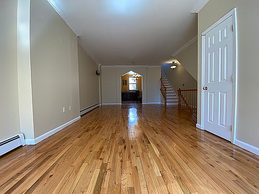 5th image of 309 Pulaski St #3
