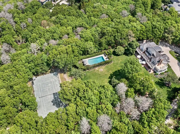 1903 Deerfield Rd, Water Mill, NY 11976