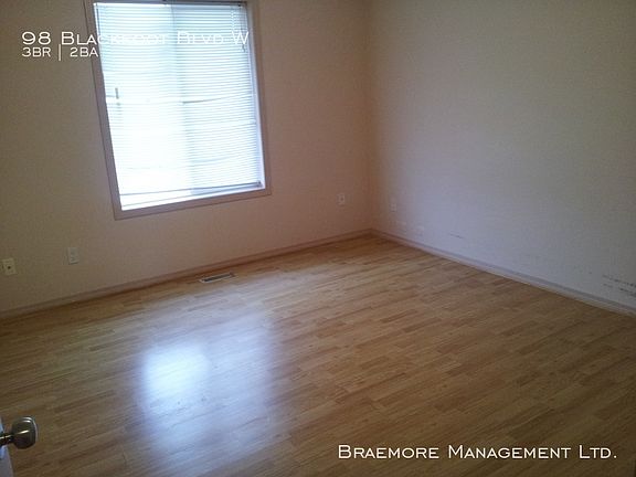 4th image of 98 Blackfoot Blvd W
