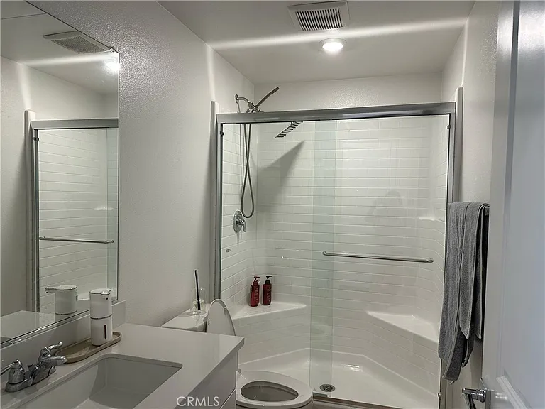 30318 Waterline Dr — Photo 11