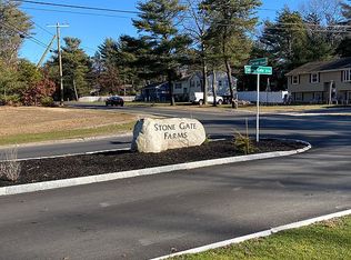 29 Stone Gate Dr, Plymouth, MA 02360