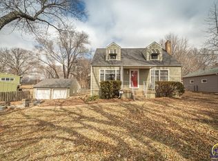 320 NW Rolyan Rd, Topeka, KS 66617