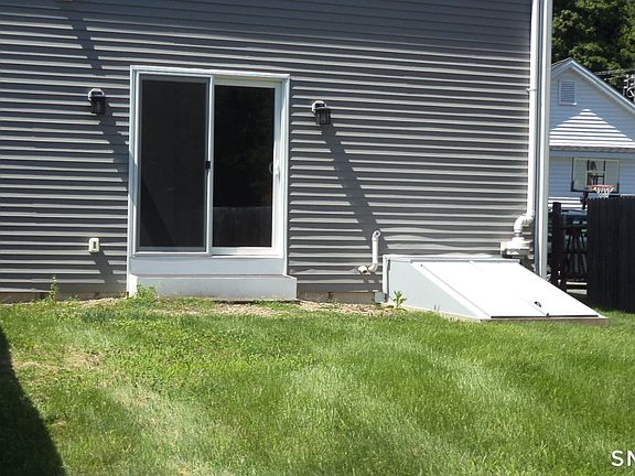 3rd image of 33 Maple Ave #A