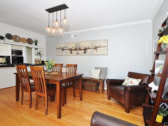 5th image of 20816 Henrietta St