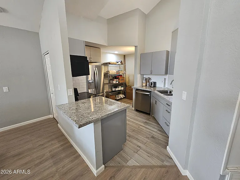 10301 N 70th St #224 — Photo 11