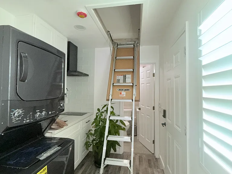 E Merrygrove St — Photo 2