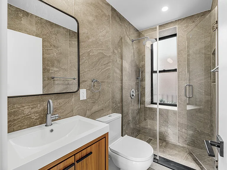 82-86 W Washington Pl #1F — Photo 14