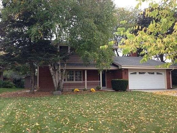 2nd image of 2736 N Park Dr