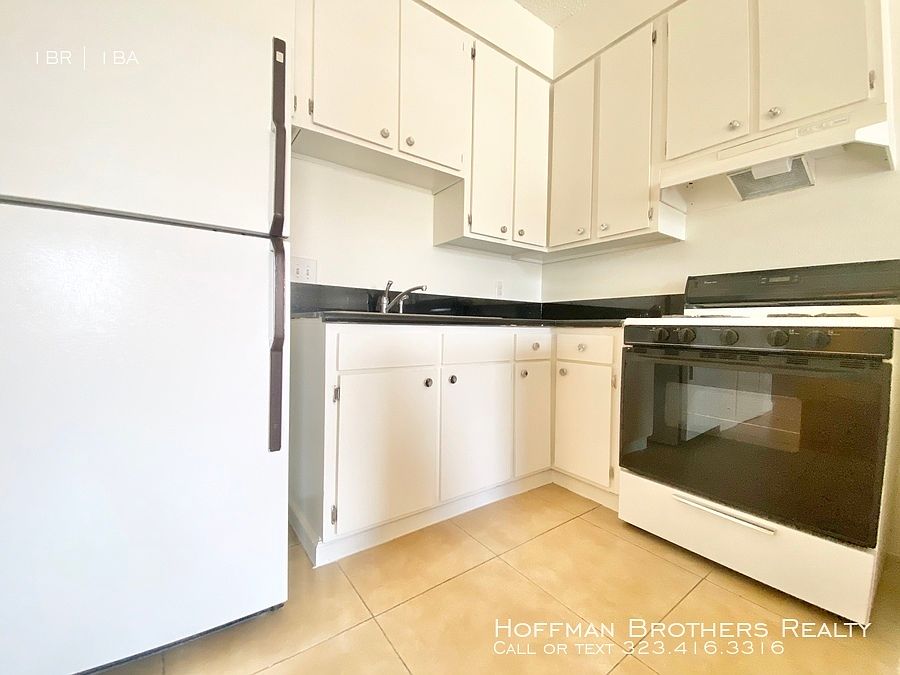 1st image of 826 S Kenmore Ave #24A