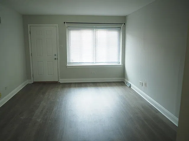 3 bed, 2.5 bath, 1592 sqft, $2,600 — Photo 3