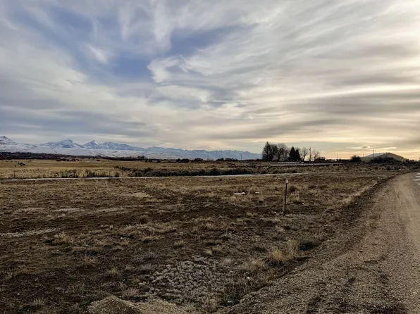4 Lower Starr Valley Rd, Deeth, NV 89823