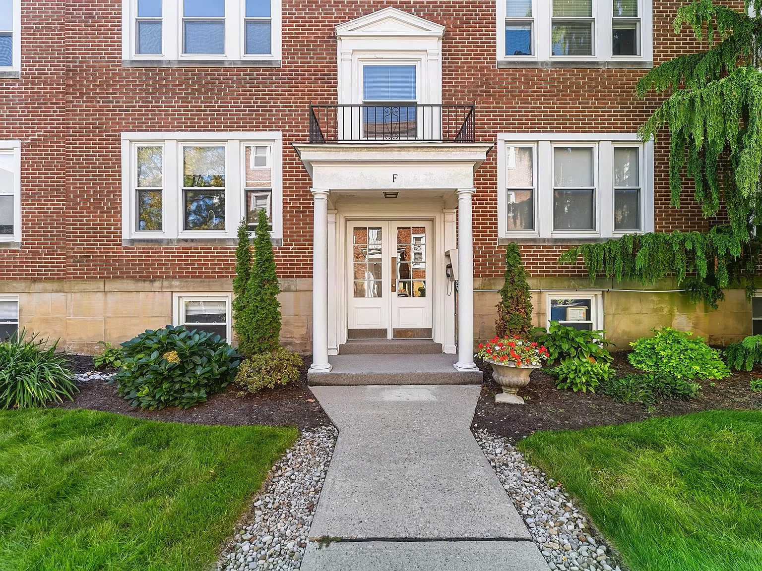 1 bed, 901 sqft, $1,395 — Photo 3