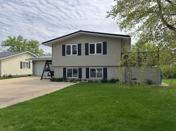 401 Sunny Lane St, Denver, IA 50622