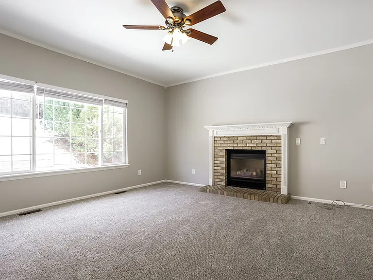 9678 Sun Meadow St — Photo 10