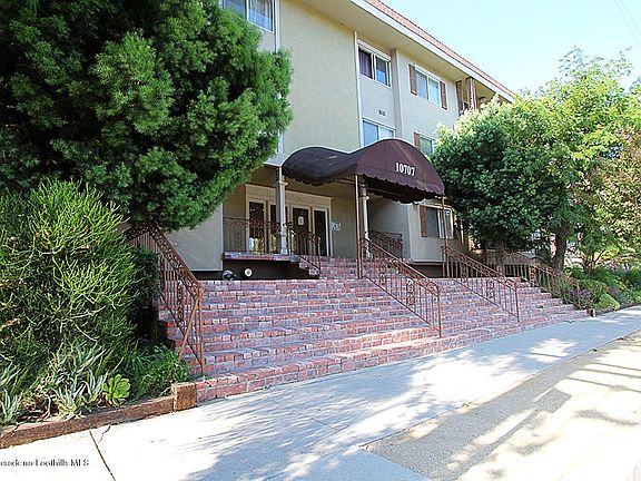 2nd image of 10707 Camarillo St APT 305