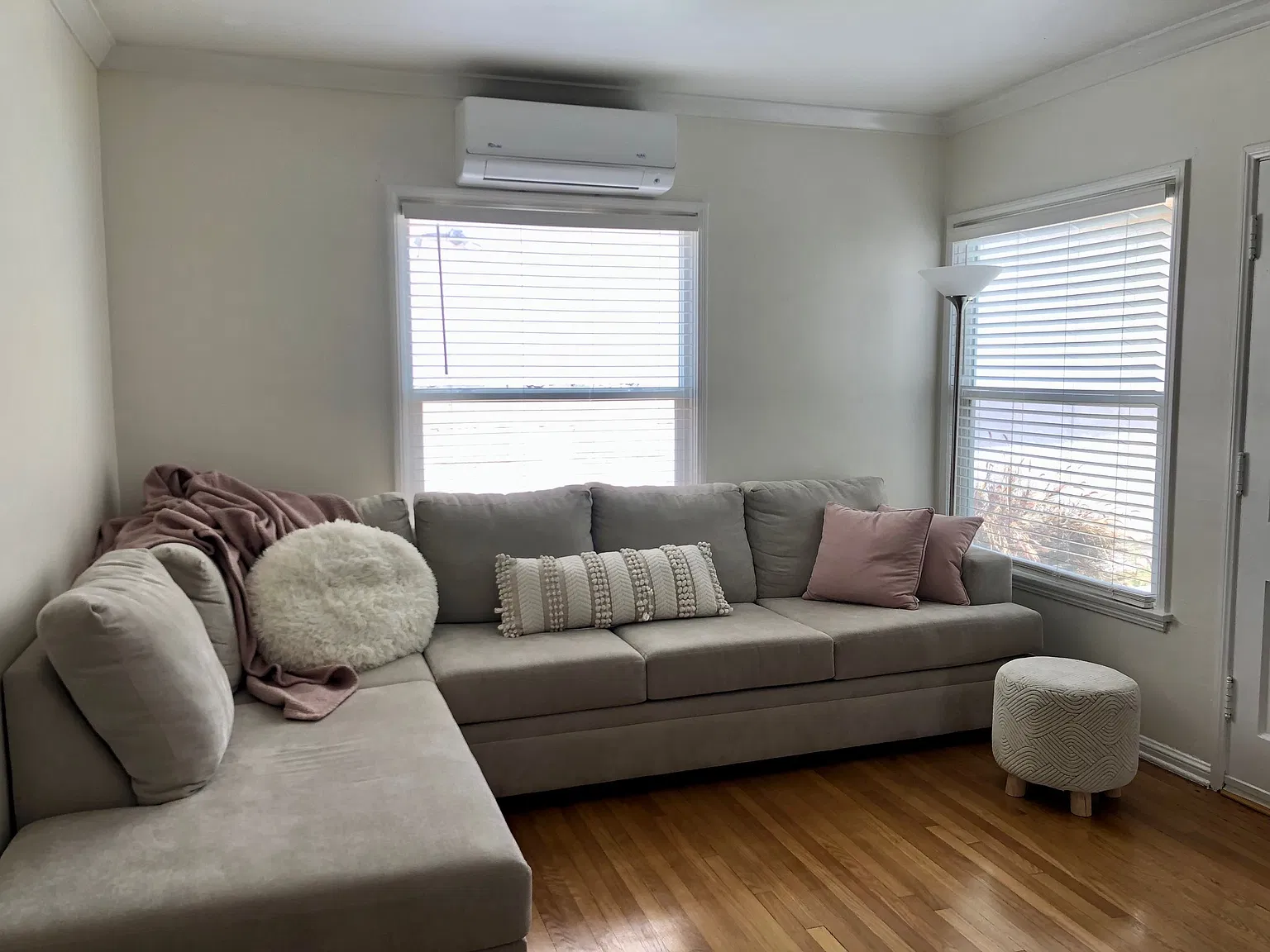 2 bed, 950 sqft, $2,950 — Photo 1
