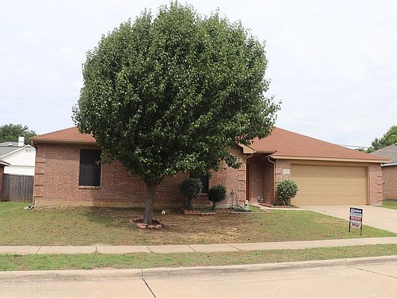 2nd image of 2509 Douglas Dr