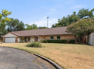1032 E Enon Ave, Everman, TX 76140