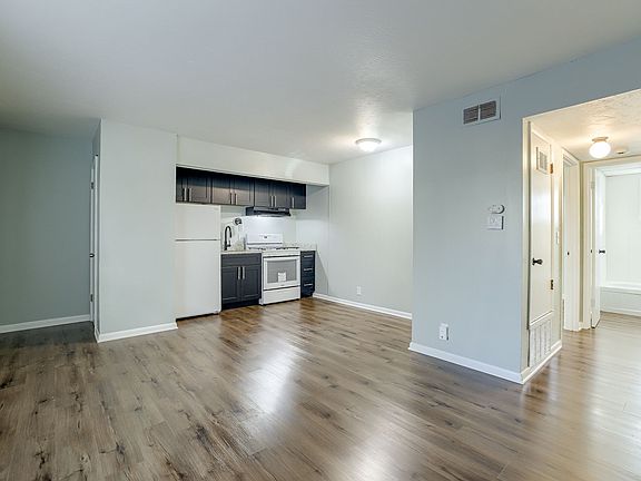 2nd image of 1015 N 47th Ave #11324528