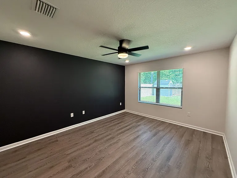 6352 Burrow Ln — Photo 9