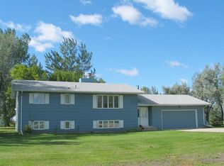 8299 N 53rd St, Grand Forks, ND 58203