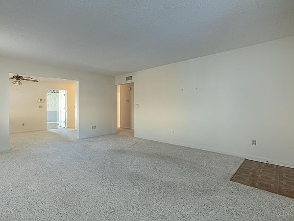 4th image of 318 Terrace Ct