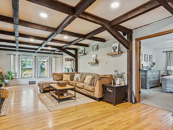 5th image of 23793 W Rosemont Ln
