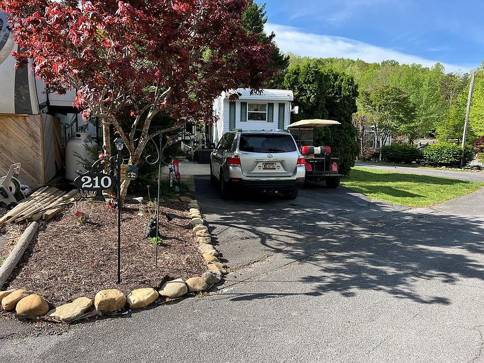 1st image of 4229 E Parkway Lot 210