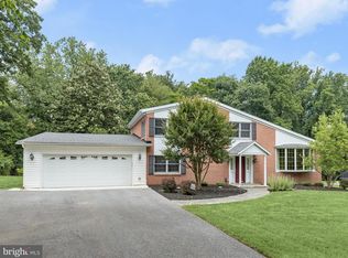 4 Saxony Ct, Baltimore, MD 21208